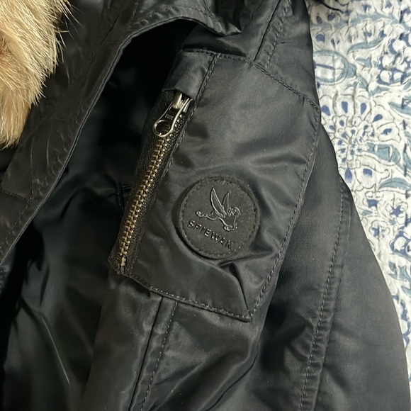 Women’s Spiewak quilted winter knee length parka - Picture 3 of 7